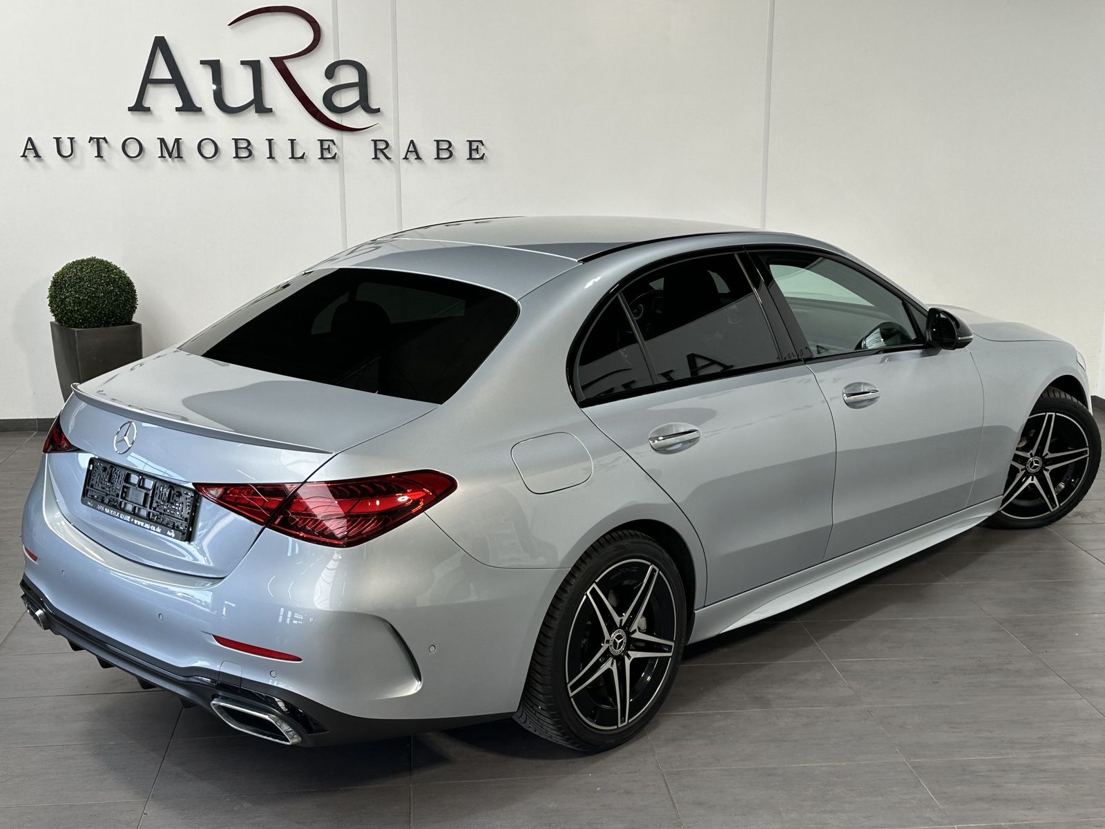 Fahrzeugabbildung Mercedes-Benz C 200 4Matic AMG-Line NAV+LED+KAMERA+AMBIENTE+SH