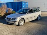 BMW 320i Touring - Automatik - Titansilber - BMW 320 aus 2003: Kombi