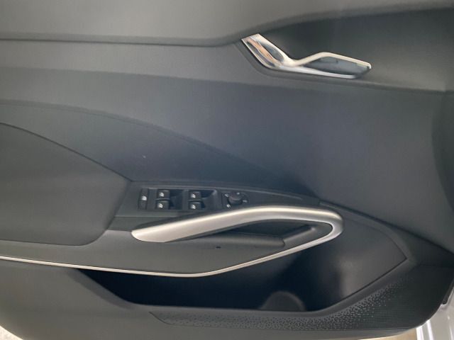 Fabia Tour 1.0 TSI LED+KAMERA+SHZ