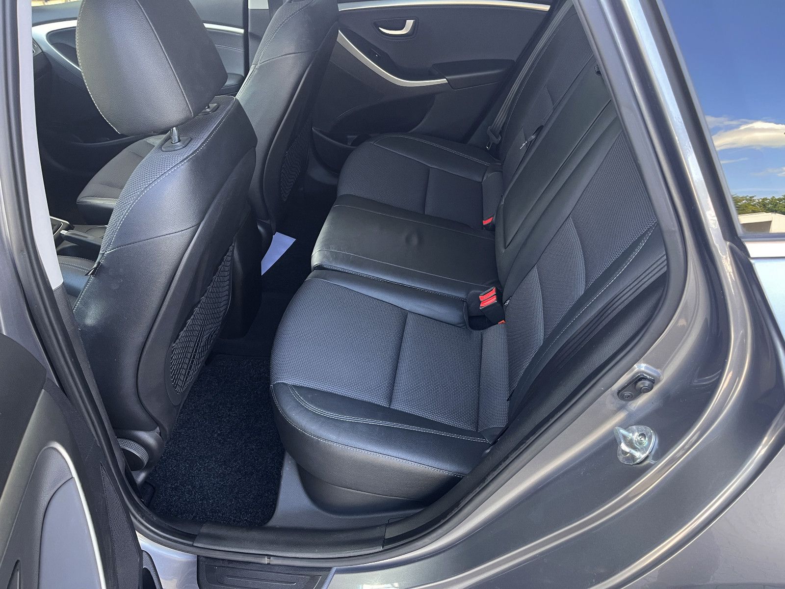 Fahrzeugabbildung Hyundai i30 cw Style S/D , Standheizung, AHK