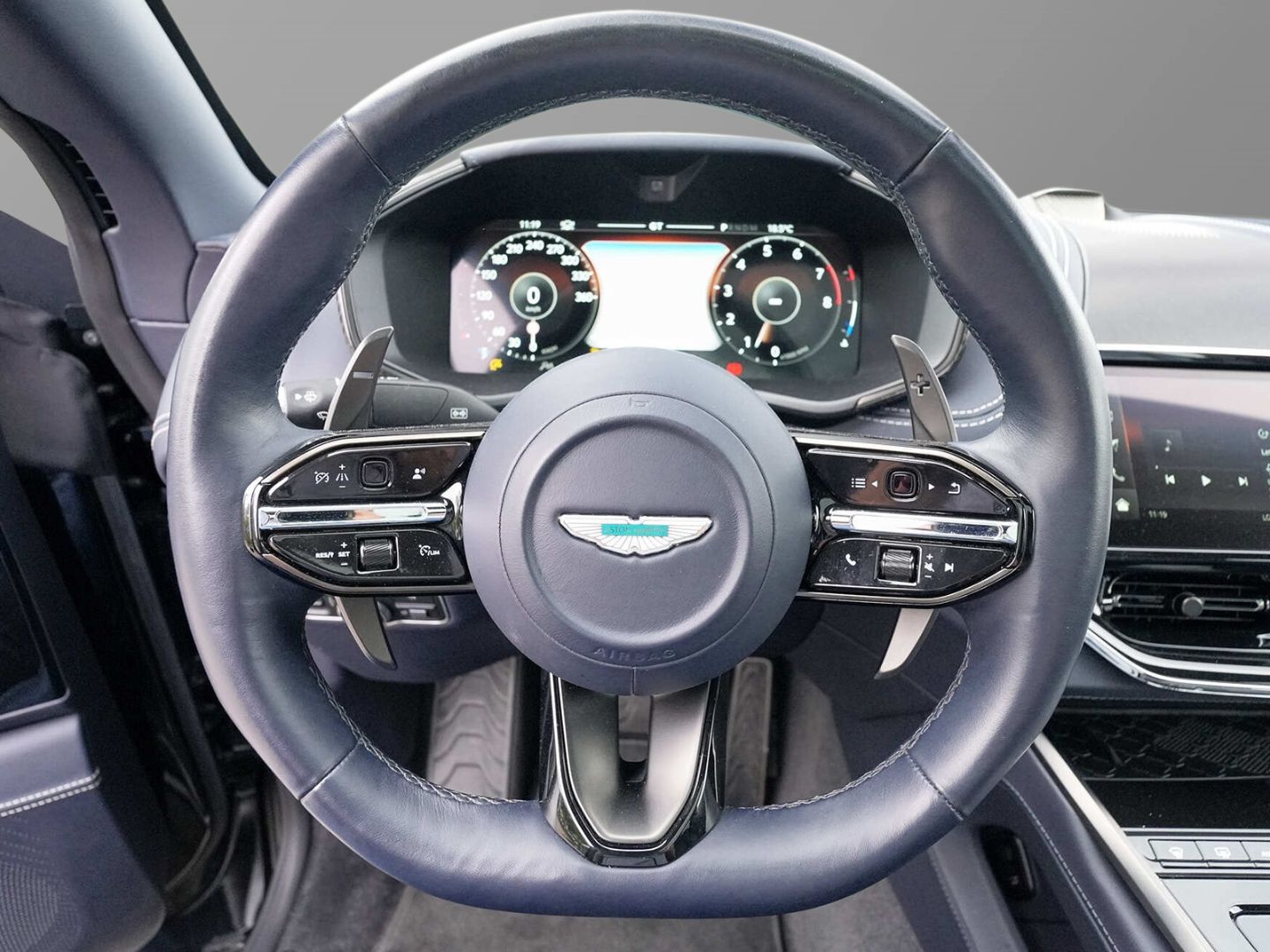Aston Martin DBX 707 Ultramarine Black / Dark Knight foto 22