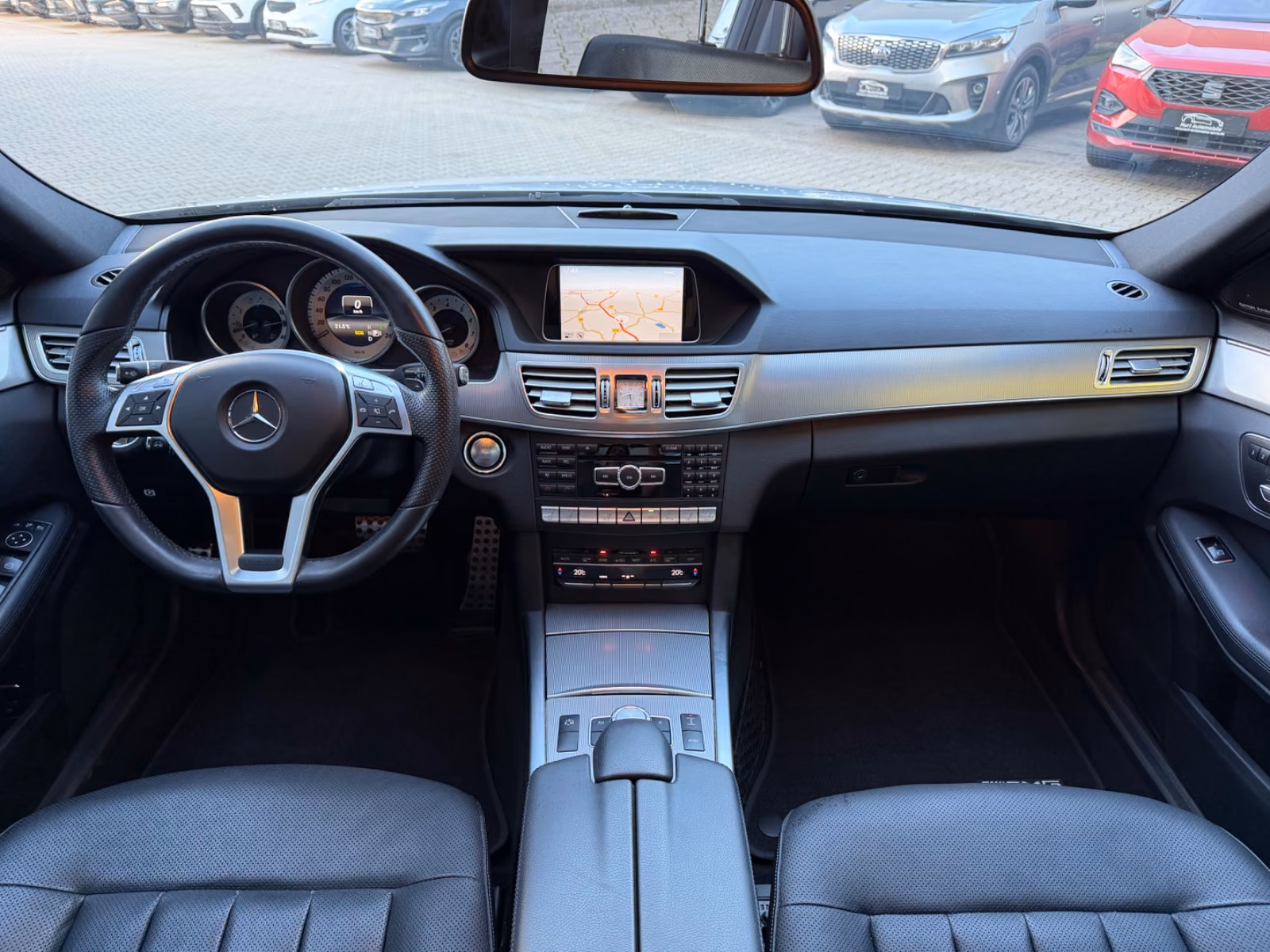 Mercedes-Benz E 500/ AMG LINE/PANO/SHZ/LEDER/MEMORY/LED