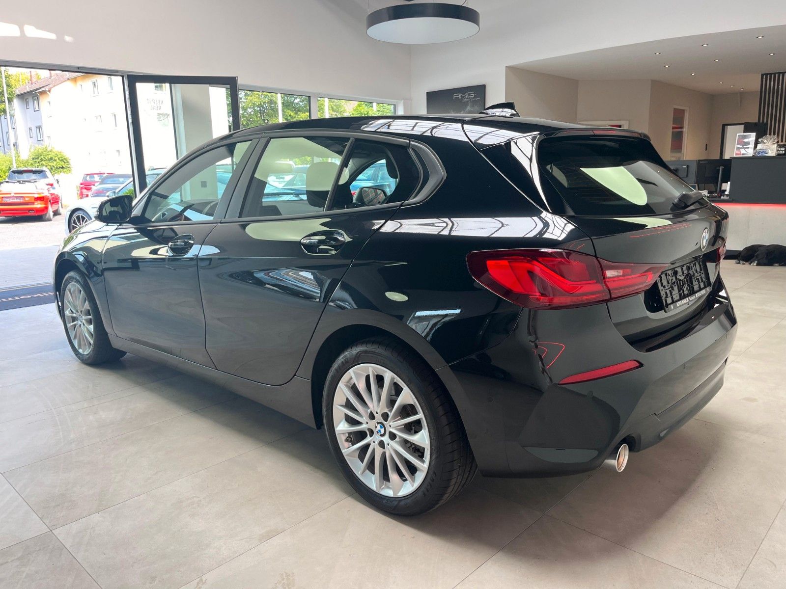 Fahrzeugabbildung BMW 118 i Advantage