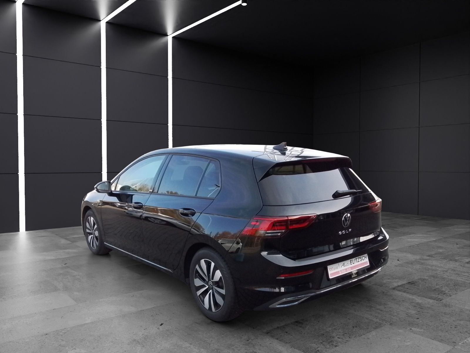 Fahrzeugabbildung Volkswagen Golf VIII TDI DSG AHK PANO RFK HuD ACC LED AID N