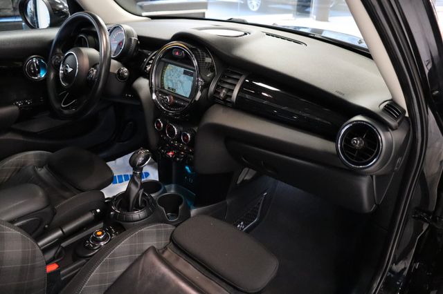 Fahrzeugabbildung MINI Mini Cooper 5-trg.|PANO|LED-RING|PDC|CHILI|BT