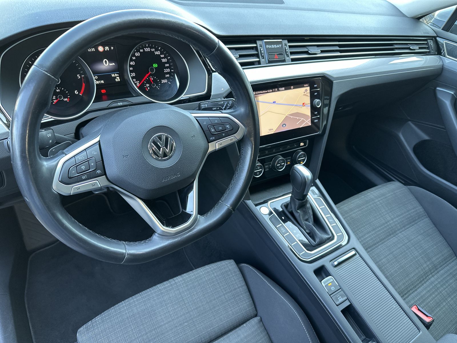 Fahrzeugabbildung Volkswagen Passat Variant 2.0 TDI DSG Business NAV+LED+ACC