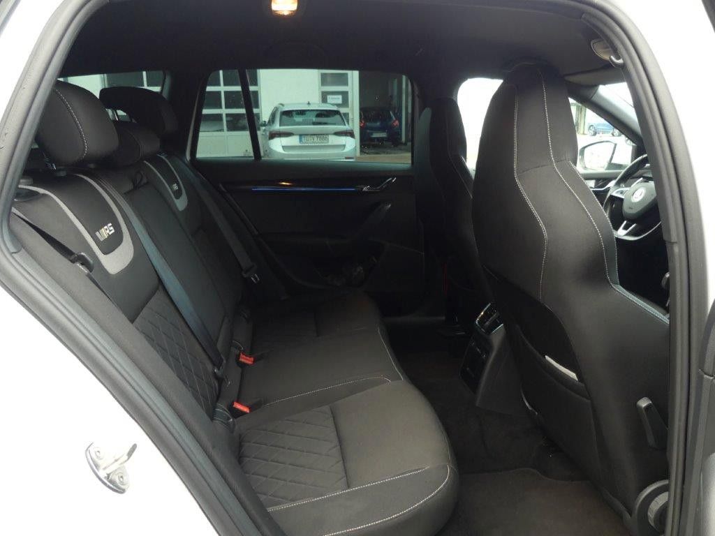 Fahrzeugabbildung SKODA Octavia Combi 2.0 TSI DSG RS *STANDHZG*KAMERA*