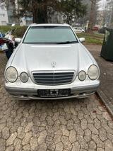 Mercedes-Benz E 280 4MATIC CLASSIC Classic - gebrauchte Mercedes-Benz E 280 aus dem Jahr 2001
