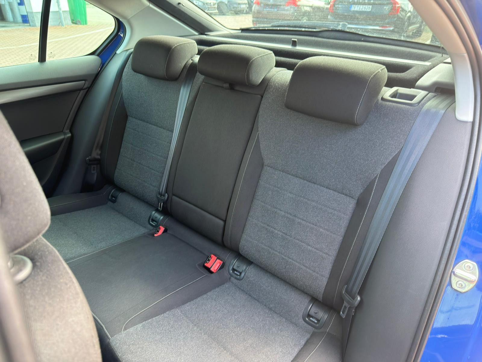 Fahrzeugabbildung SKODA Octavia Lim.*STNDHZNG*SZHZNG*TEMPOMAT*CARPLAY*