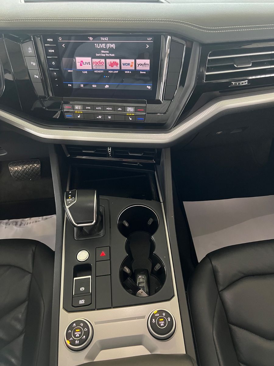 Fahrzeugabbildung Volkswagen Touareg 3.0 TDI 4Motion *LEDER*ACC*AHK*