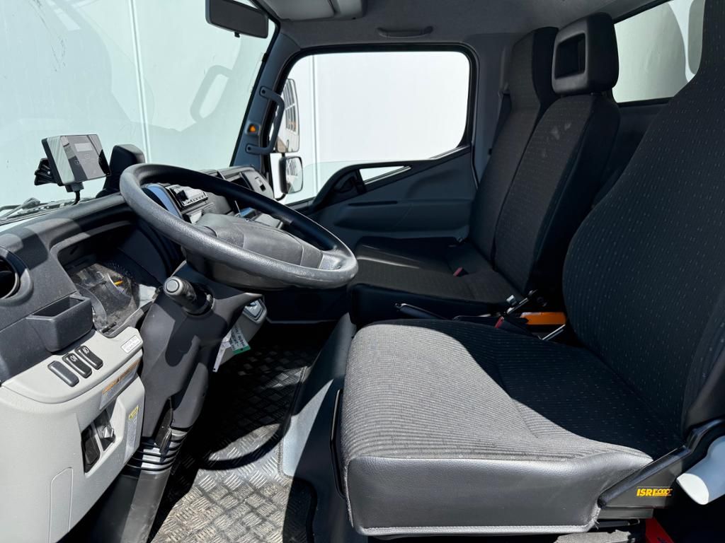 Fahrzeugabbildung FUSO CANTER 7C18 AMT 4x2 Pritsche Plane Ladebordw.