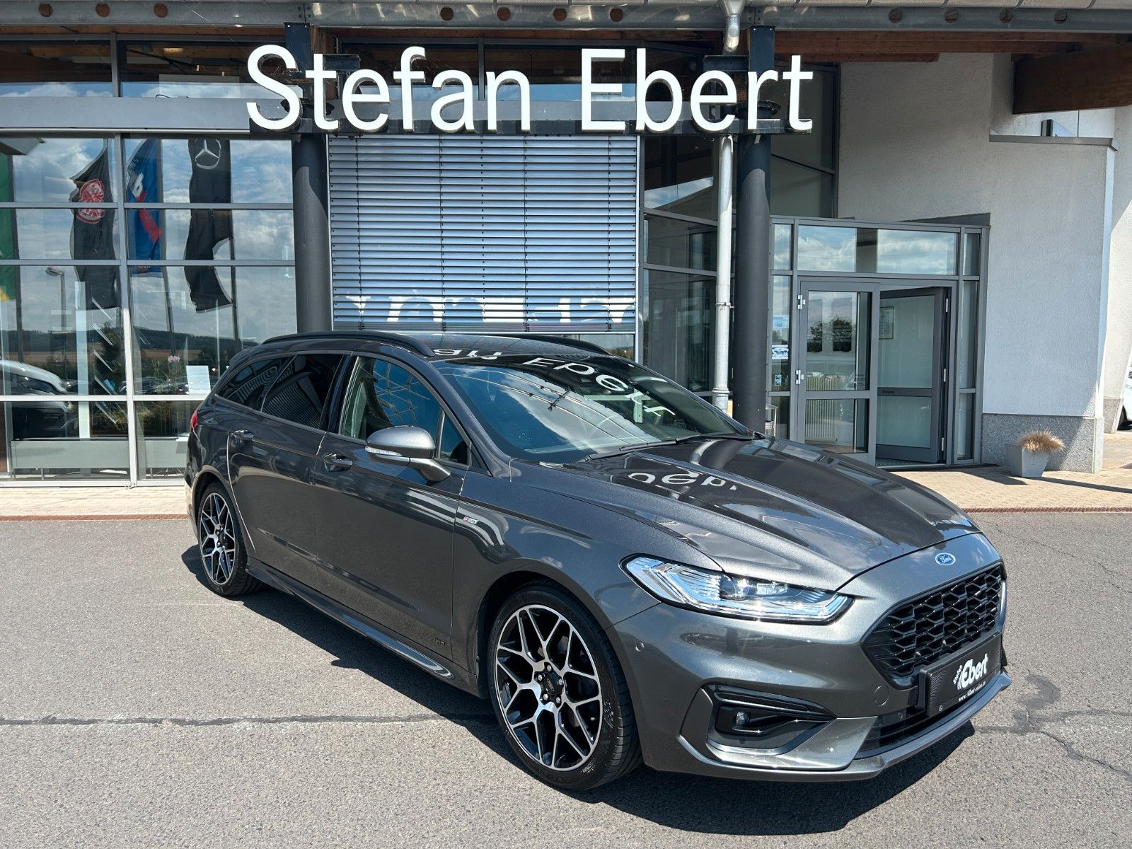 Fahrzeugabbildung Ford Mondeo Turnier ST+AWD+AHK+SportfahrW+TotW