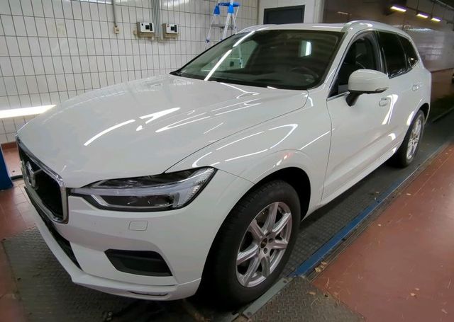 Volvo XC 60 T4 MOMENTRUM LED NAVI SPORTSITZE LEDER CAM