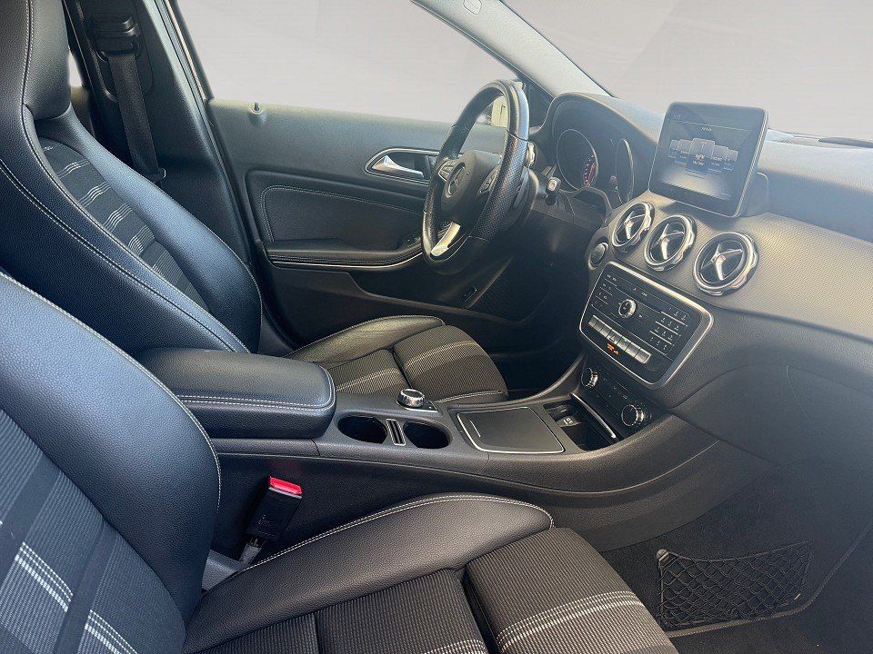 Fahrzeugabbildung Mercedes-Benz GLA 250 Urban AT