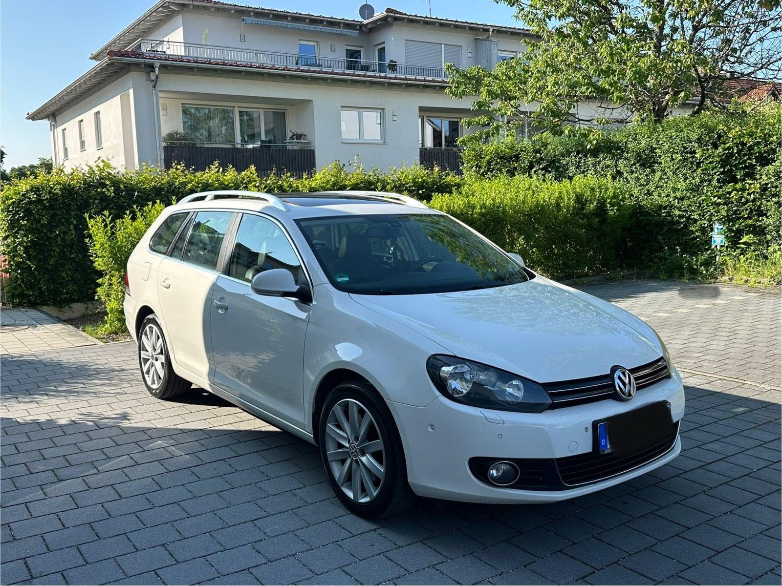 Volkswagen Golf 2013 — rear view