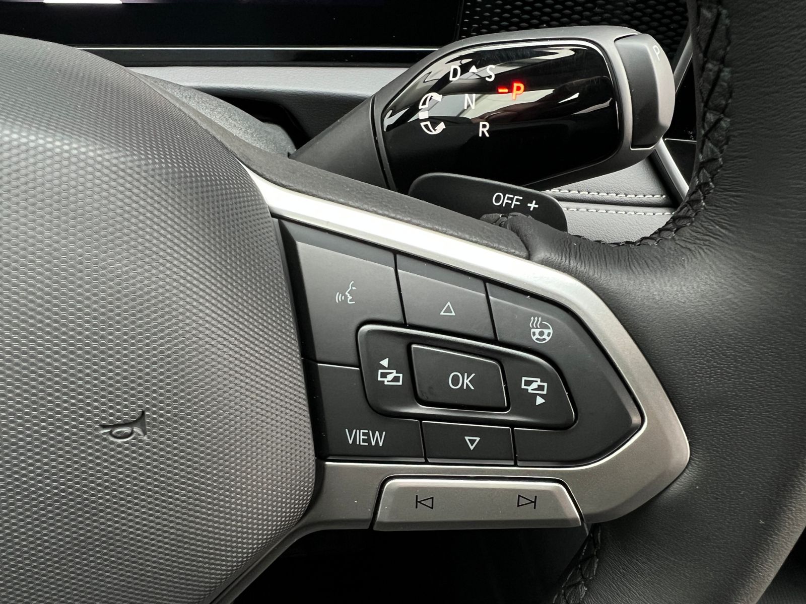 Fahrzeugabbildung Volkswagen Tiguan LIFE 1.5 eTSI DSG *AHK, LED Plus, App-Con