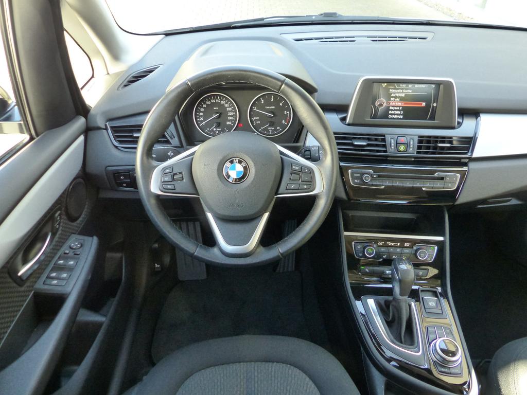 BMW 218