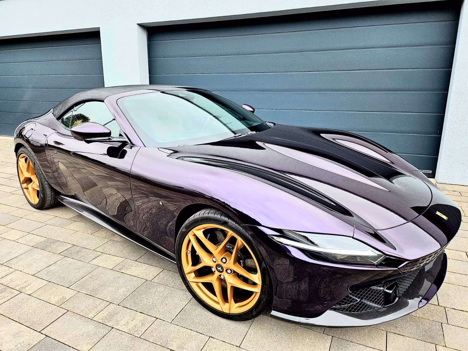 Ferrari Roma Spider /Vollausst./Extras für 140.000Euro