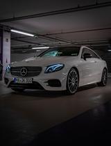 Mercedes-Benz E300 *PANO* 360*AMG/Night/Styling-Paket*20 Zoll  - Mercedes-Benz 300: 300s