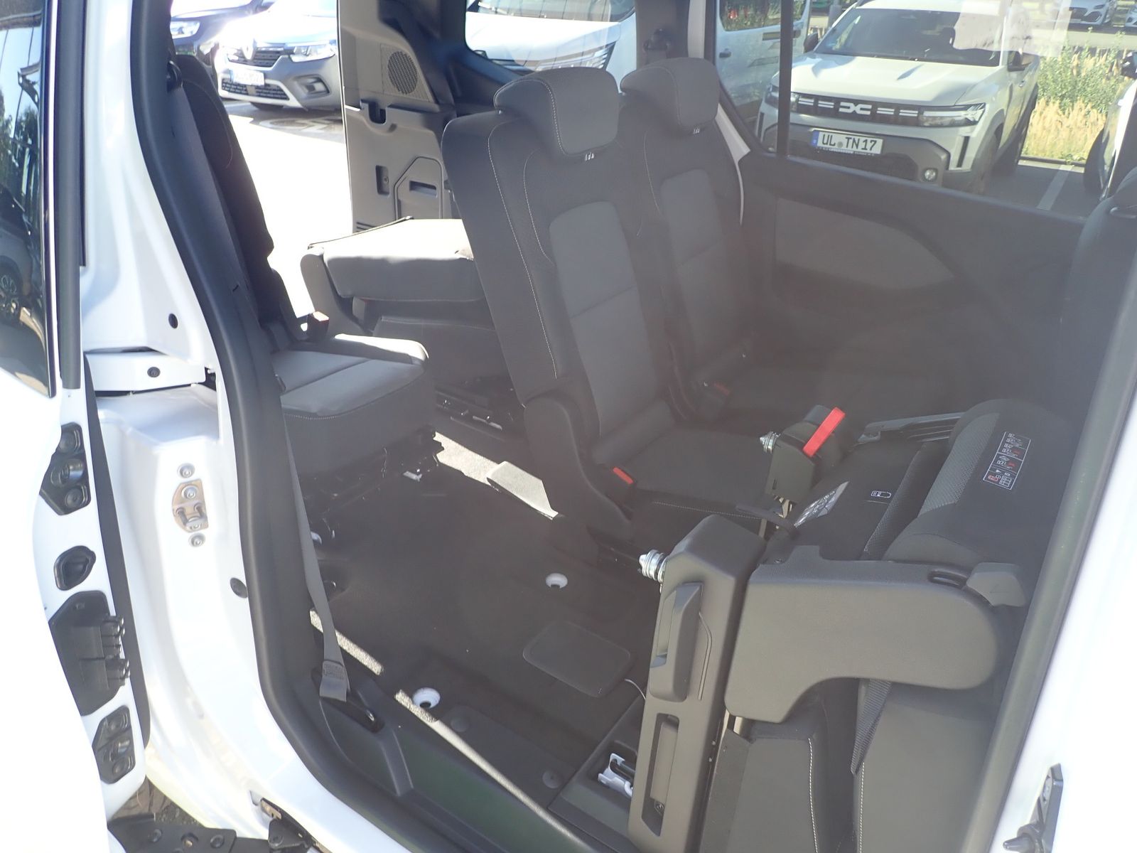 Fahrzeugabbildung Renault Kangoo PKW Techno TCe 130 EDC (L2) 7 Sitze