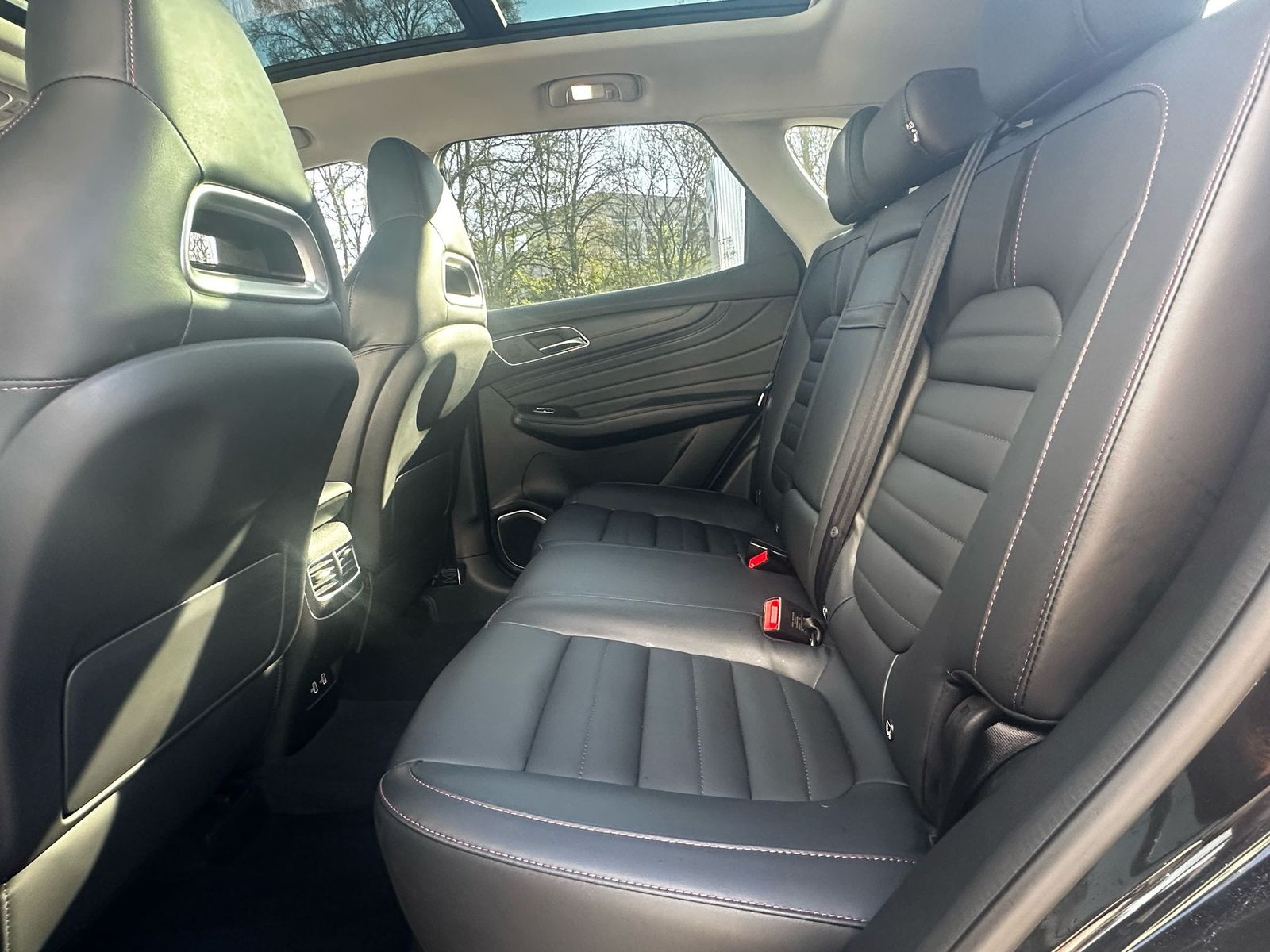 Fahrzeugabbildung MG EHS Luxury PANO+LEDER+NAVI+SHZ+KAMERA+ACC+360°