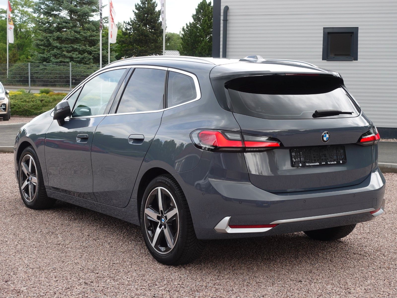 Fahrzeugabbildung BMW 218i Active Tourer Aut. DCT Ad.LED/AHK/el.Heckkl