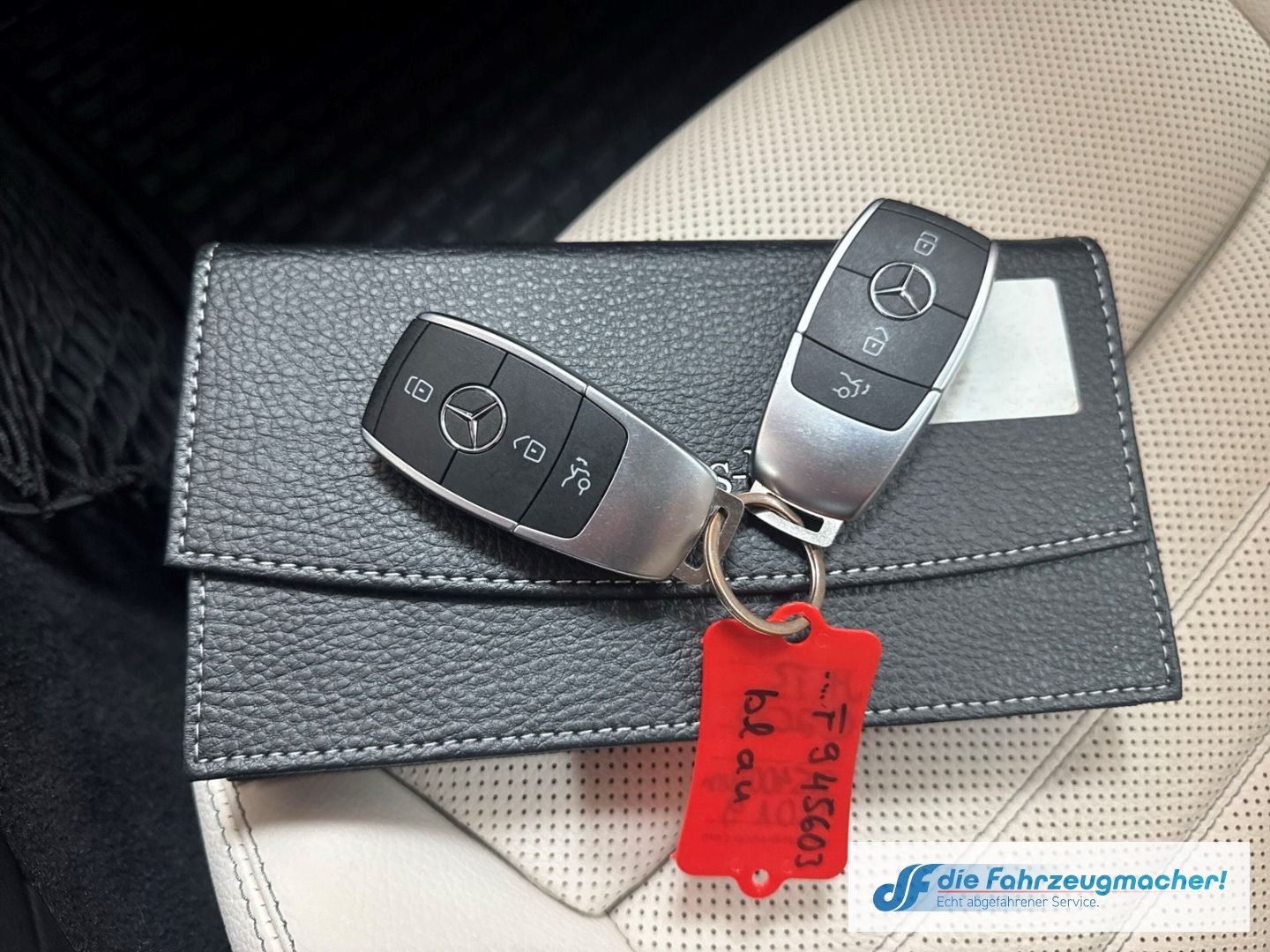Fahrzeugabbildung Mercedes-Benz C 200 Cabrio 4Matic Sportpaket AMG LED Leder Mem