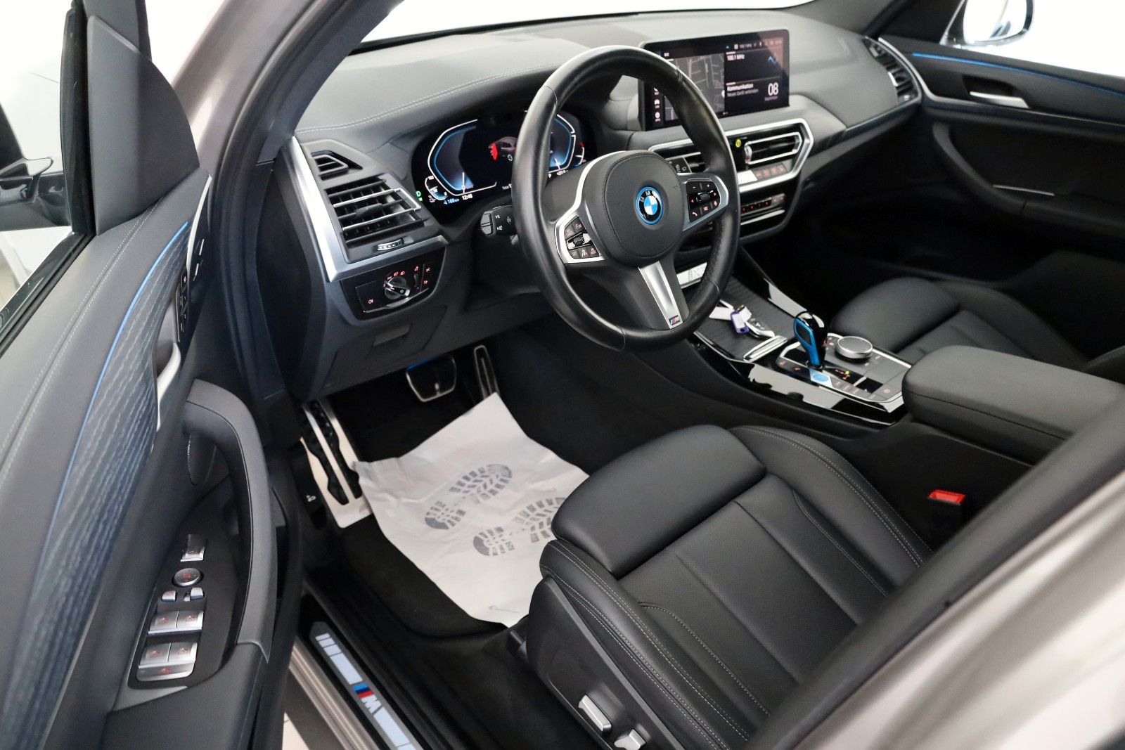 Fahrzeugabbildung BMW iX3 Inspiring+M Pak.,Leder,Navi,LED,PanDach,Park