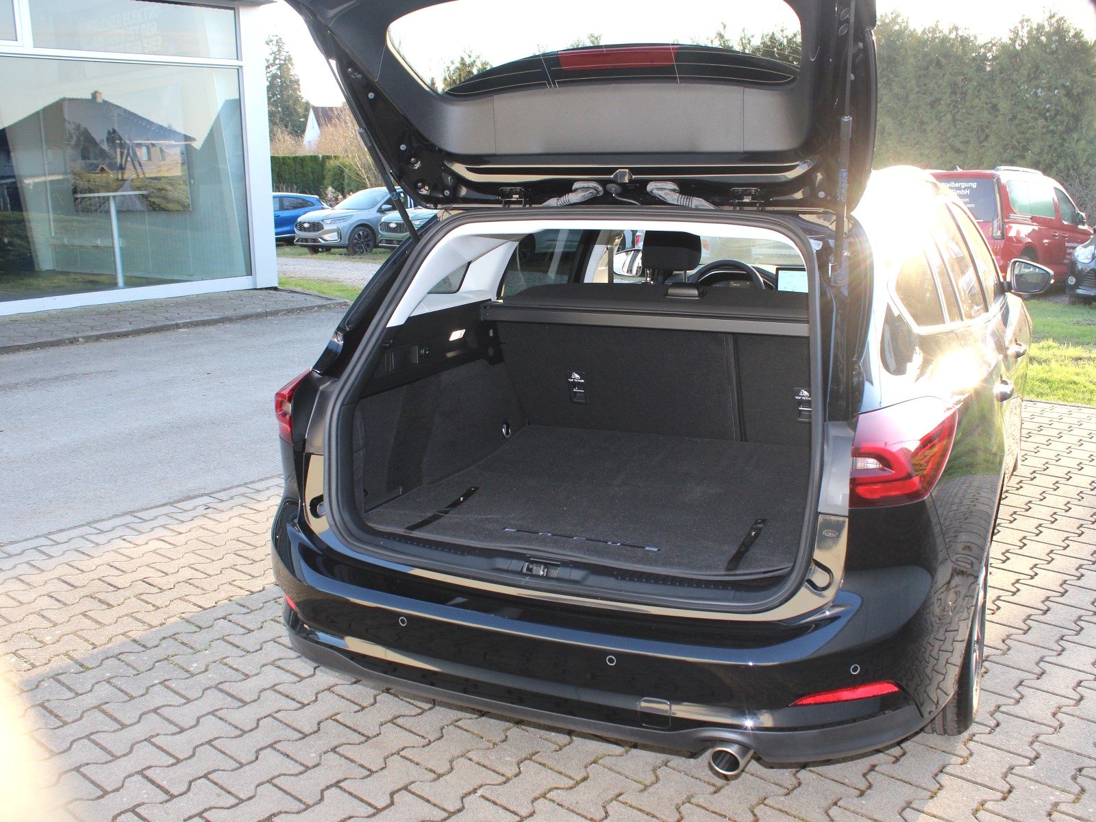 Fahrzeugabbildung Ford Focus Titanium 1,0 EcoBoost MildHybrid