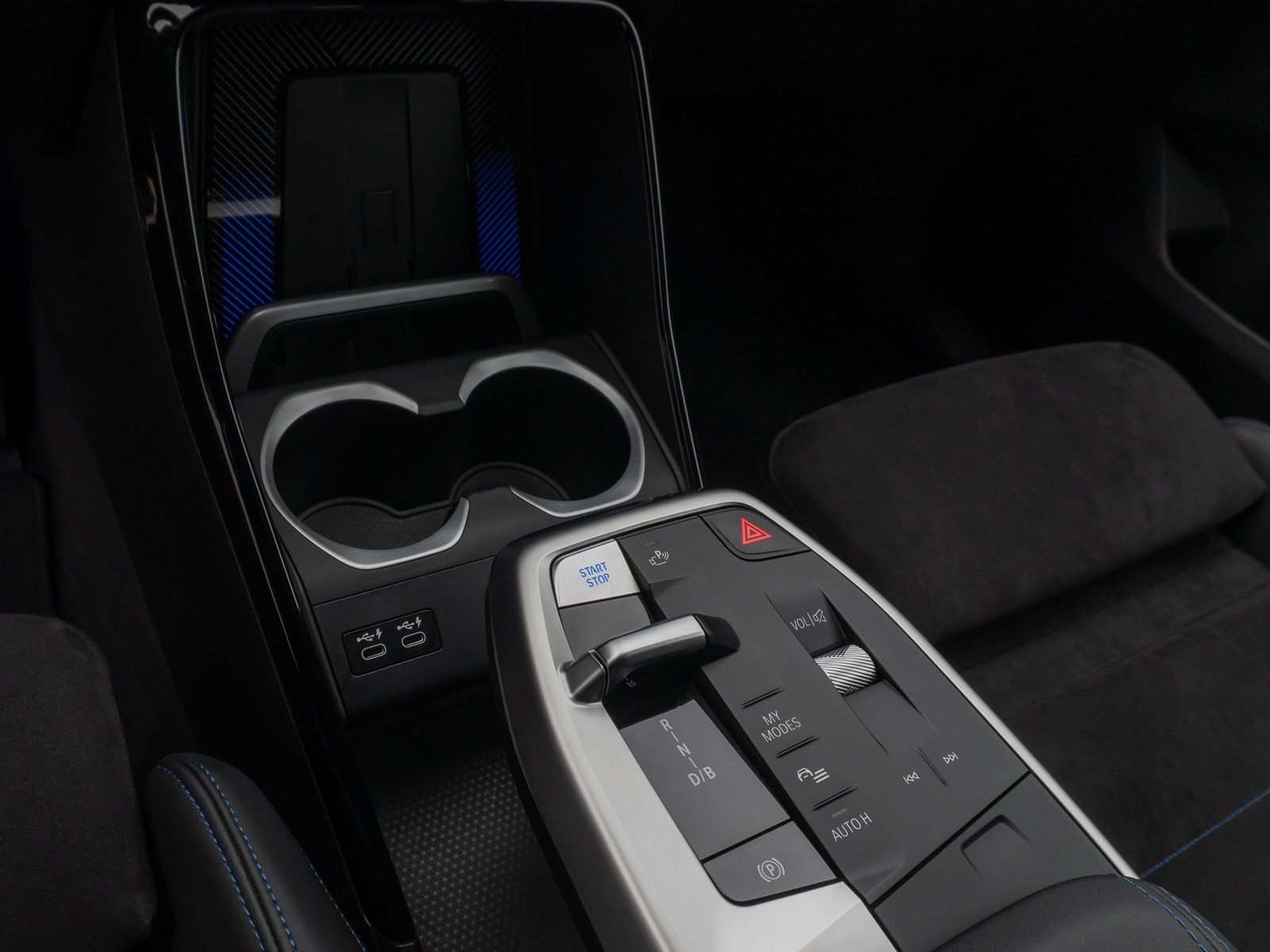 Fahrzeugabbildung BMW iX1 xD30 M Sport Kamera DAB DrivAssist Komfort