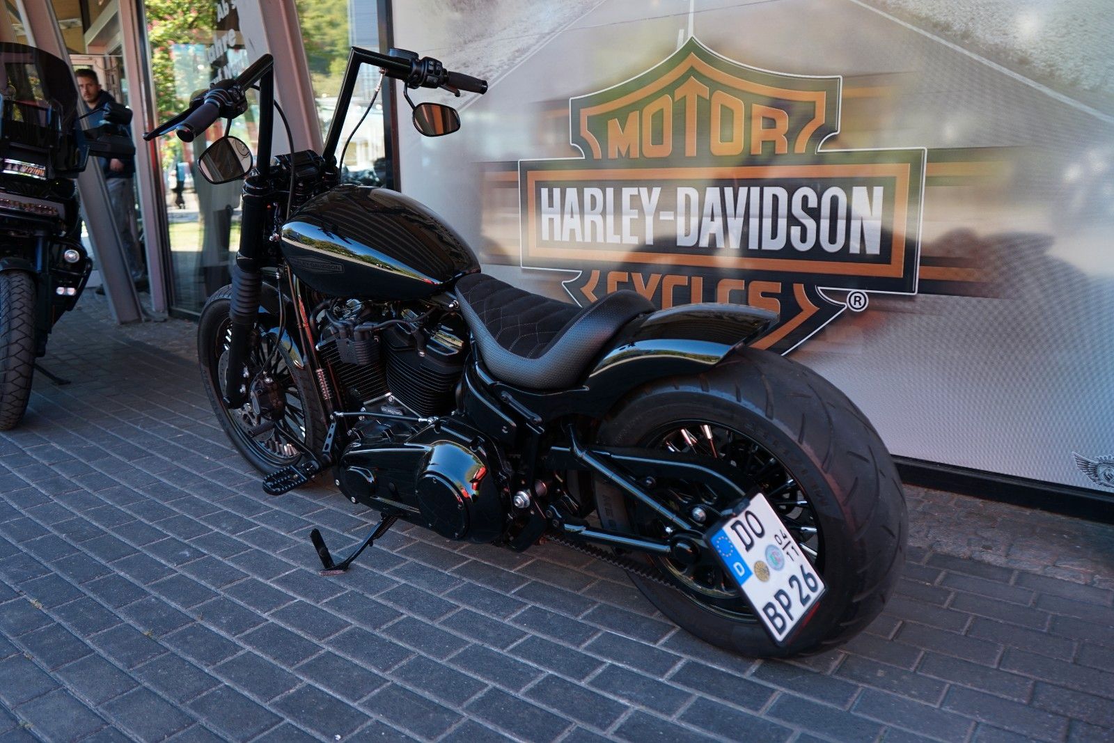 Fahrzeugabbildung Harley-Davidson Softail Custombike - Jekill - Big Spoke - LED