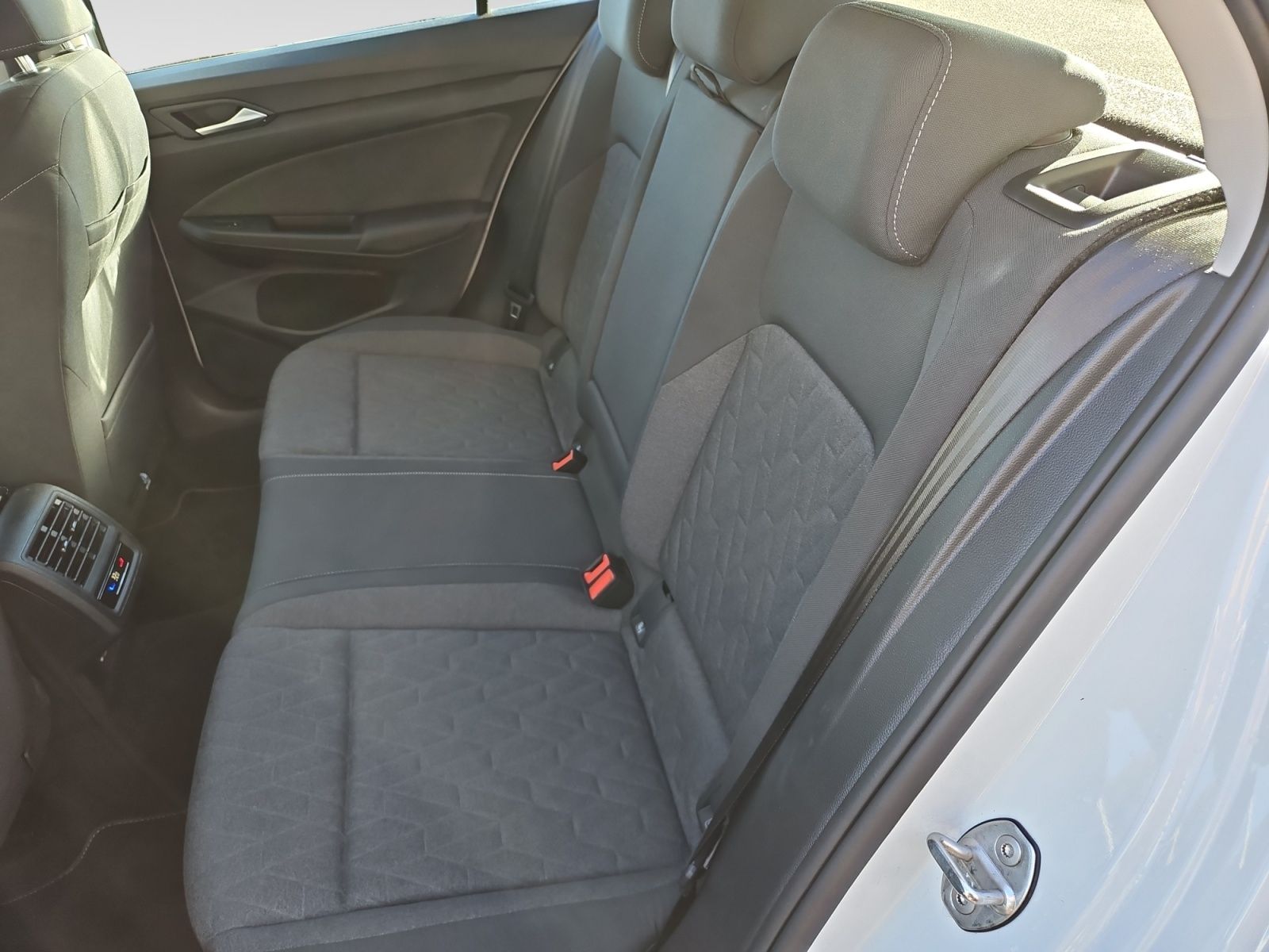 Volkswagen Golf 1,5 eTSI DSG Life Navi foto 9