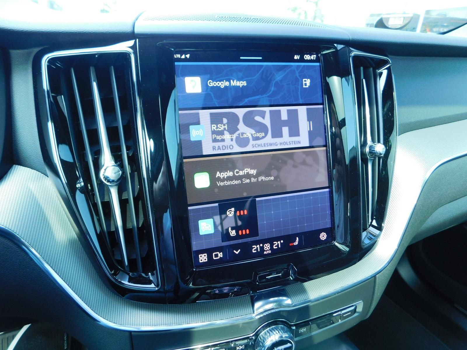 Fahrzeugabbildung Volvo XC6T8 Plus Black Edition Plug-In Hybrid AWD