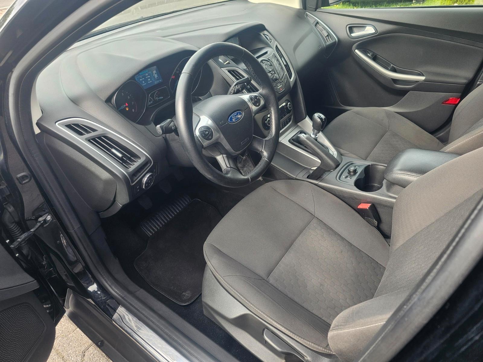 Ford Focus 2014 — photo 15