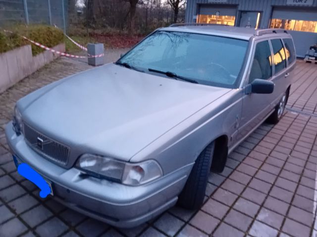 Volvo V70 2.5 T AWD.   " Tüv + ZR neu , Schalter! "