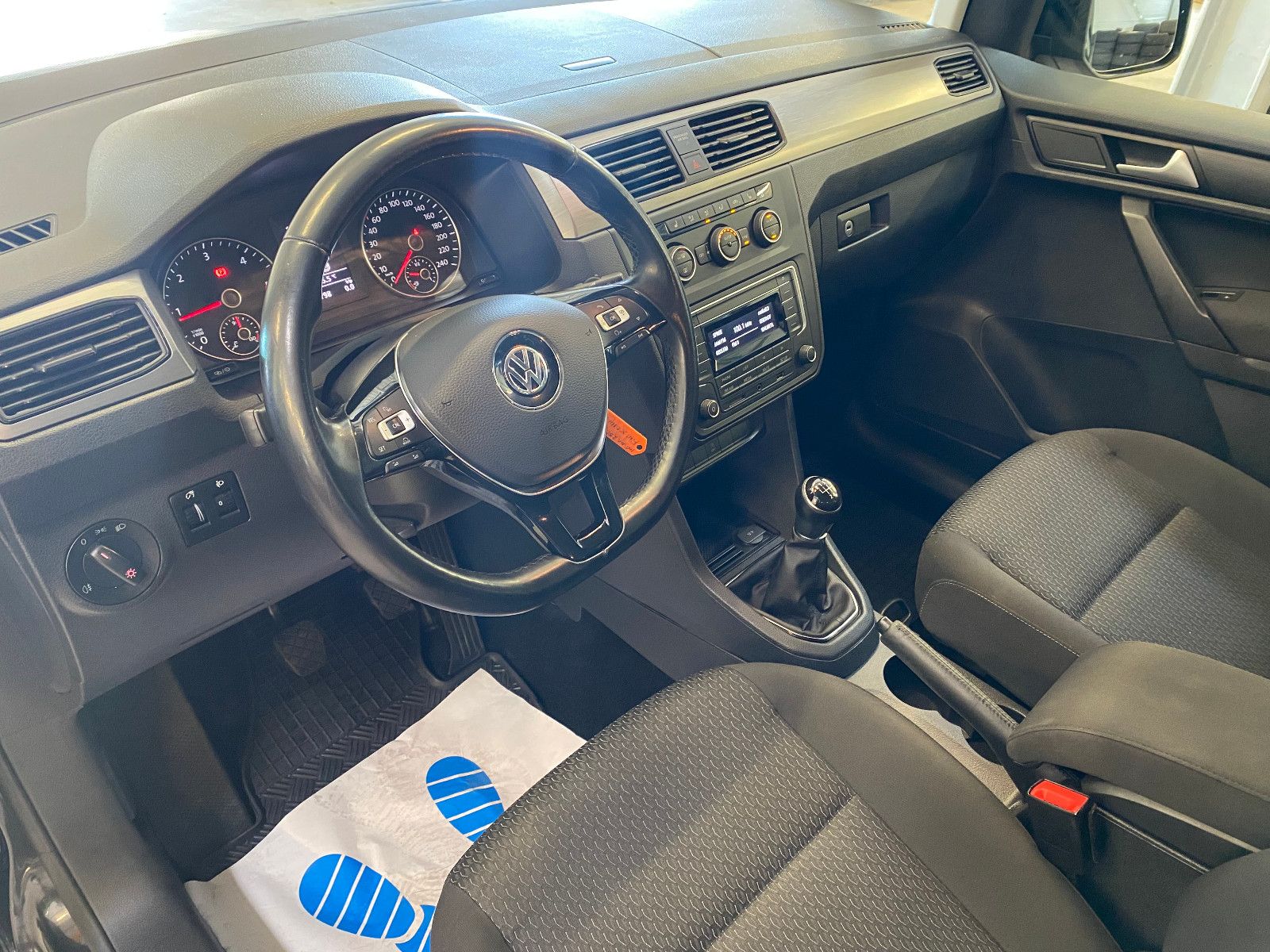 Fahrzeugabbildung Volkswagen Caddy 2.0 TDI Klimaautomatik PDC SHZ Tempomat