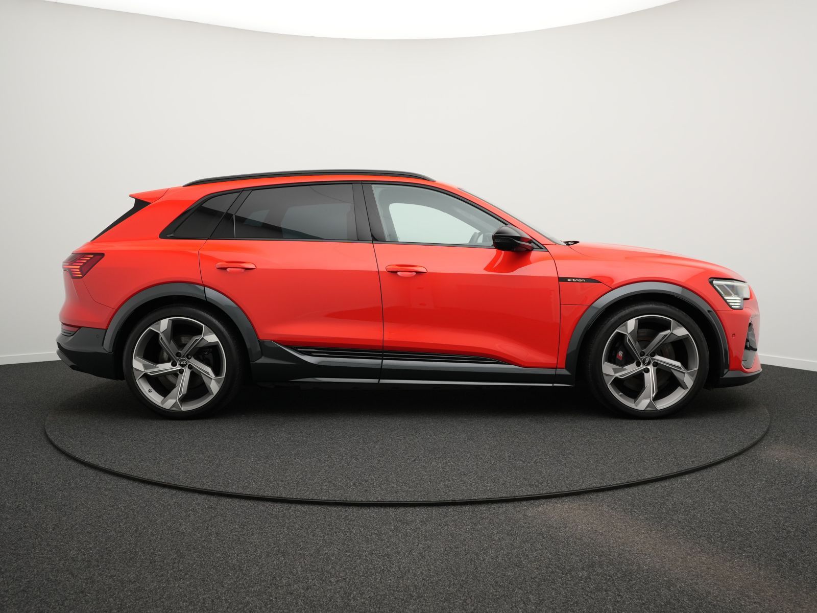 Audi e-tron - Bild 12