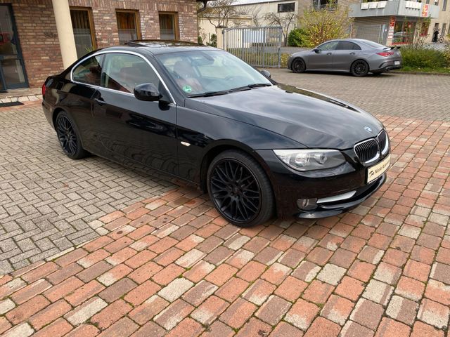 BMW 325I Allrad+Navi+Schiebed.+Leder+Bi-Xenon+19Zoll