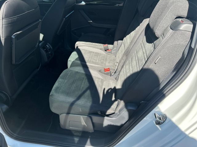 Fahrzeugabbildung Volkswagen Touran 2.0 TDI HIGHLINE 7-SITZER KAMERA AHK NAVI