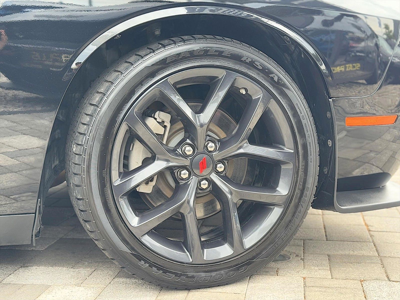 Fahrzeugabbildung Dodge Challenger 5.7 V8 SRT Performance BLACK EDITION