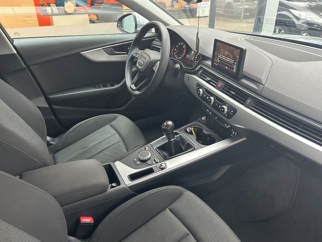 Fahrzeugabbildung Audi A4 Avant +Navi+Xenon+PDC+SHZ+LM Allwetter+BT