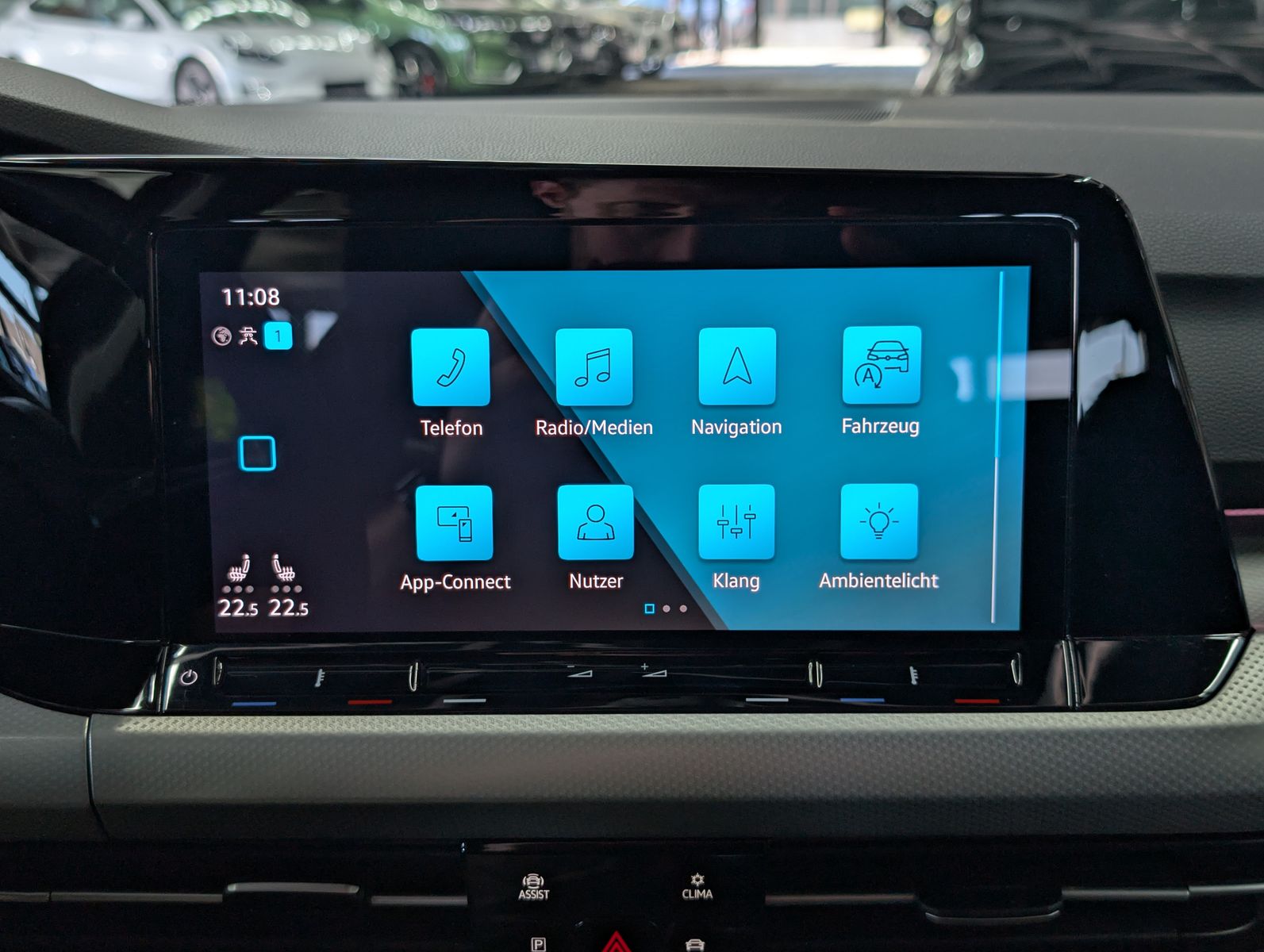Fahrzeugabbildung Volkswagen Golf Move 1.5 TSI ACC LED SHZ VIRT AMBI APP BHL
