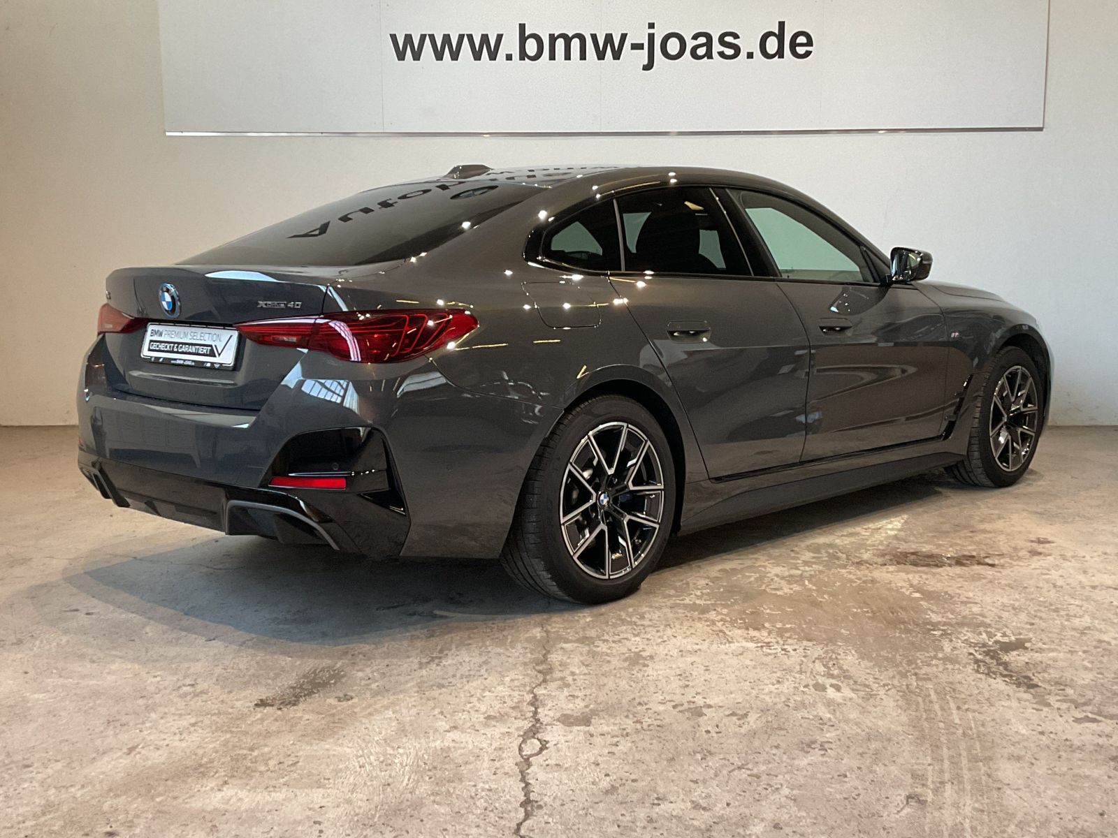 Fahrzeugeinzelansicht 17 Fahrzeugabbildung BMW i4 xDrive40 Gran Coupé, Parking Assistant Plus