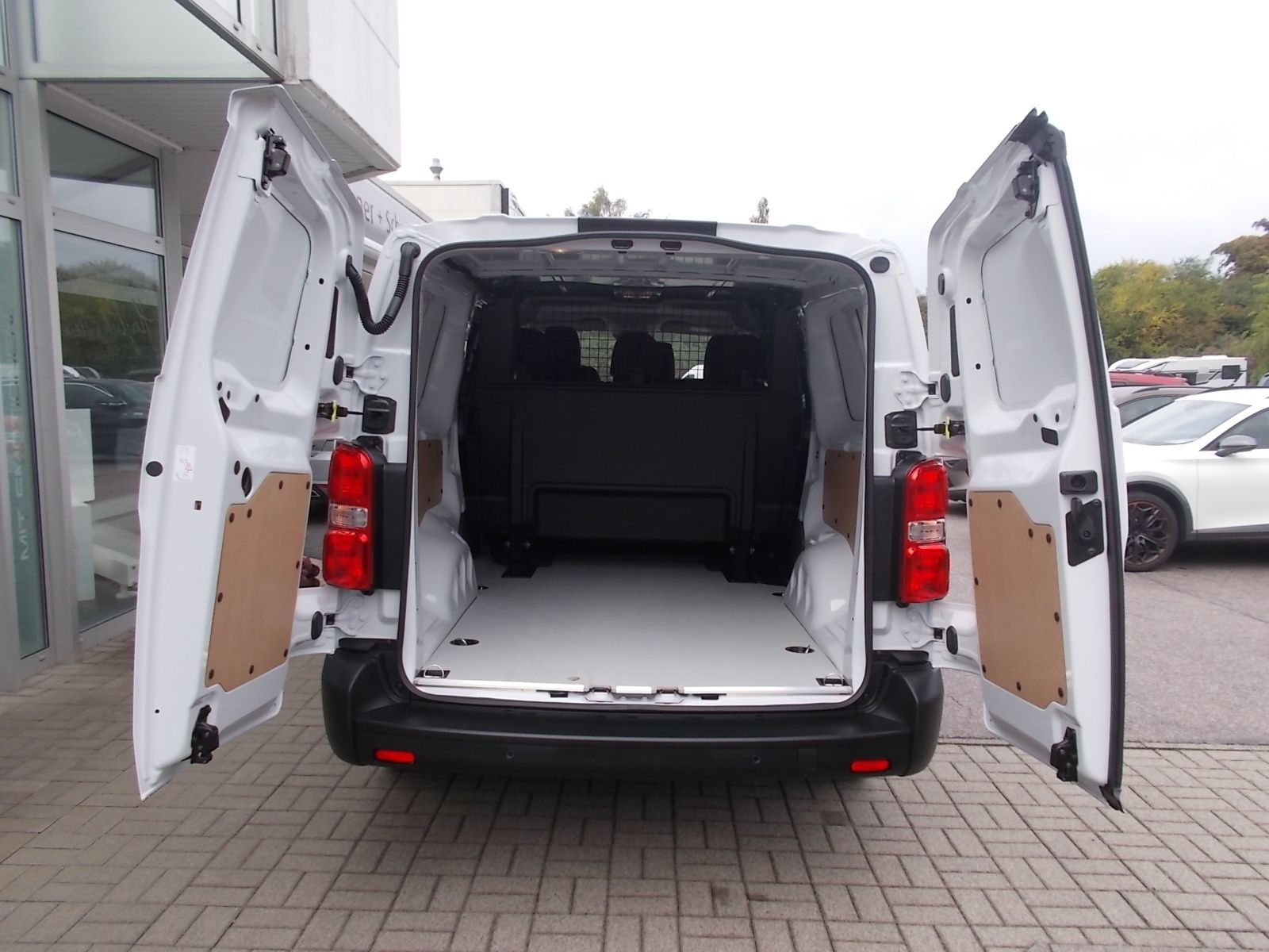 Fahrzeugabbildung Fiat Scudo Flexcab 2.0 BlueHDi L3 Lang 6 Sitze