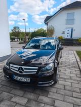 Mercedes-Benz 220 - Mercedes-Benz 220 mit Diesel-Antrieb: Kombi, Automatik