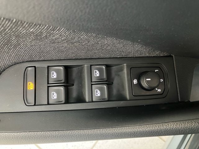 Fahrzeugabbildung SKODA Kamiq 1.0 TSI DSG Style LED KLIMA MFL SHZ TEMPOM
