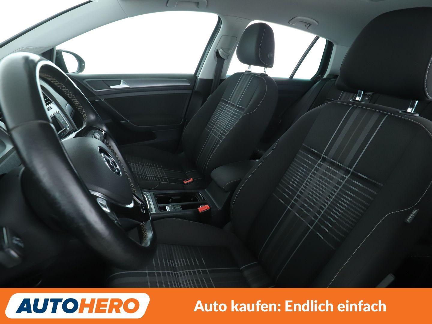 Volkswagen Golf VII 1.2 TSI Lounge Aut.*NAV*BI-XENON*TEMPO*
