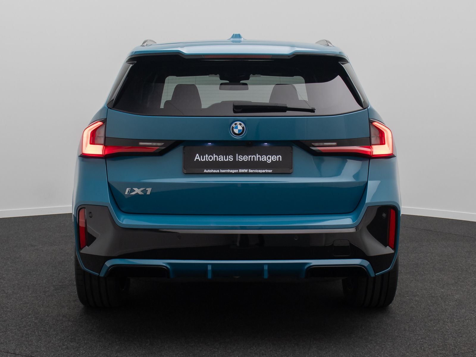 Fahrzeugabbildung BMW iX1 xD30 M Sport Panorama 360°HUD DAB H/K 19Zoll