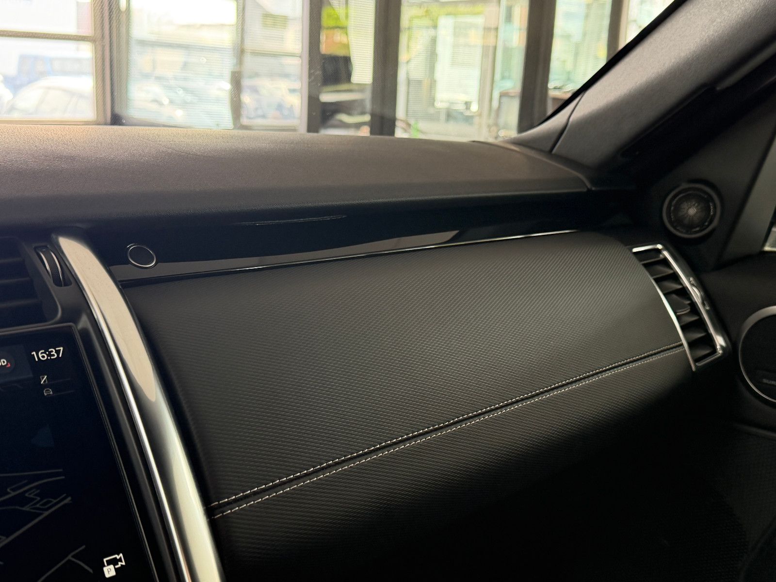 Fahrzeugabbildung Land Rover Discovery 5 R-Dynamic /PANO/MERIDIAN/360°KAM/MEM