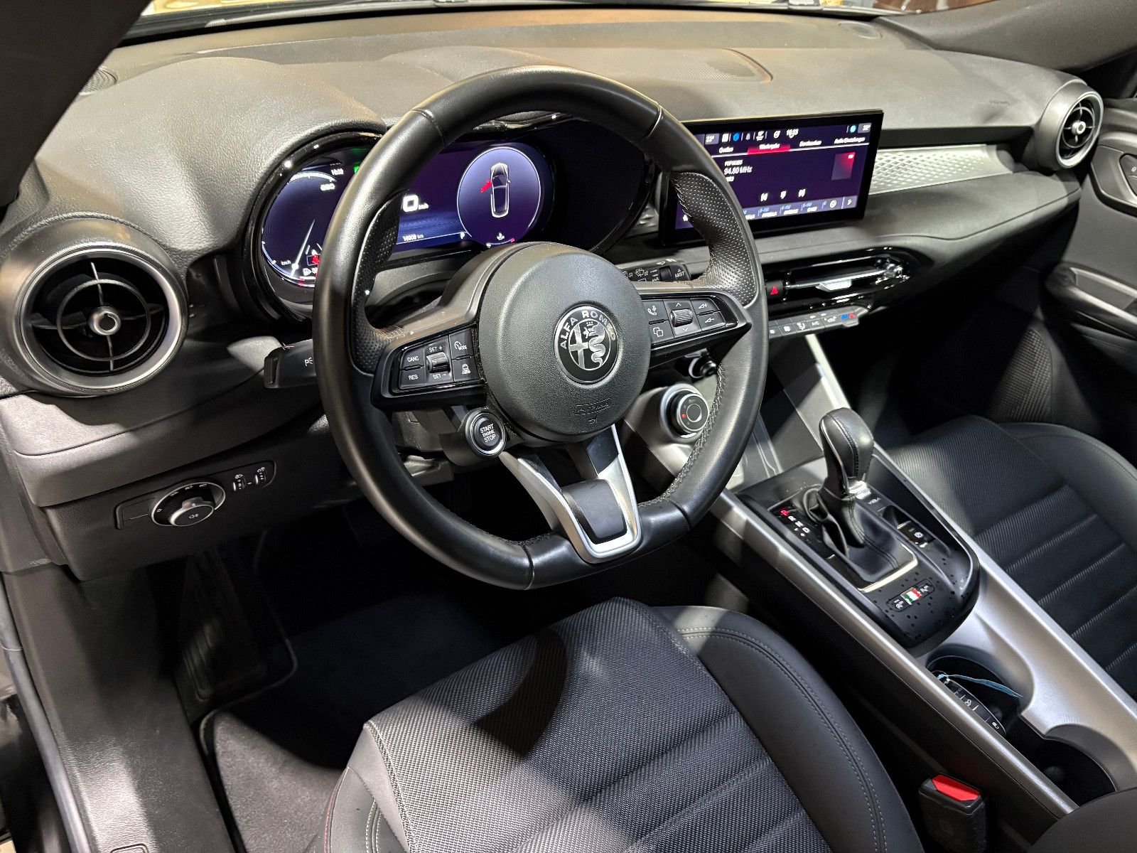 Fahrzeugabbildung Alfa Romeo Tonale Sprint/APPLE/NAVI/ACC/PDC/SPURHALTE/KLIMA